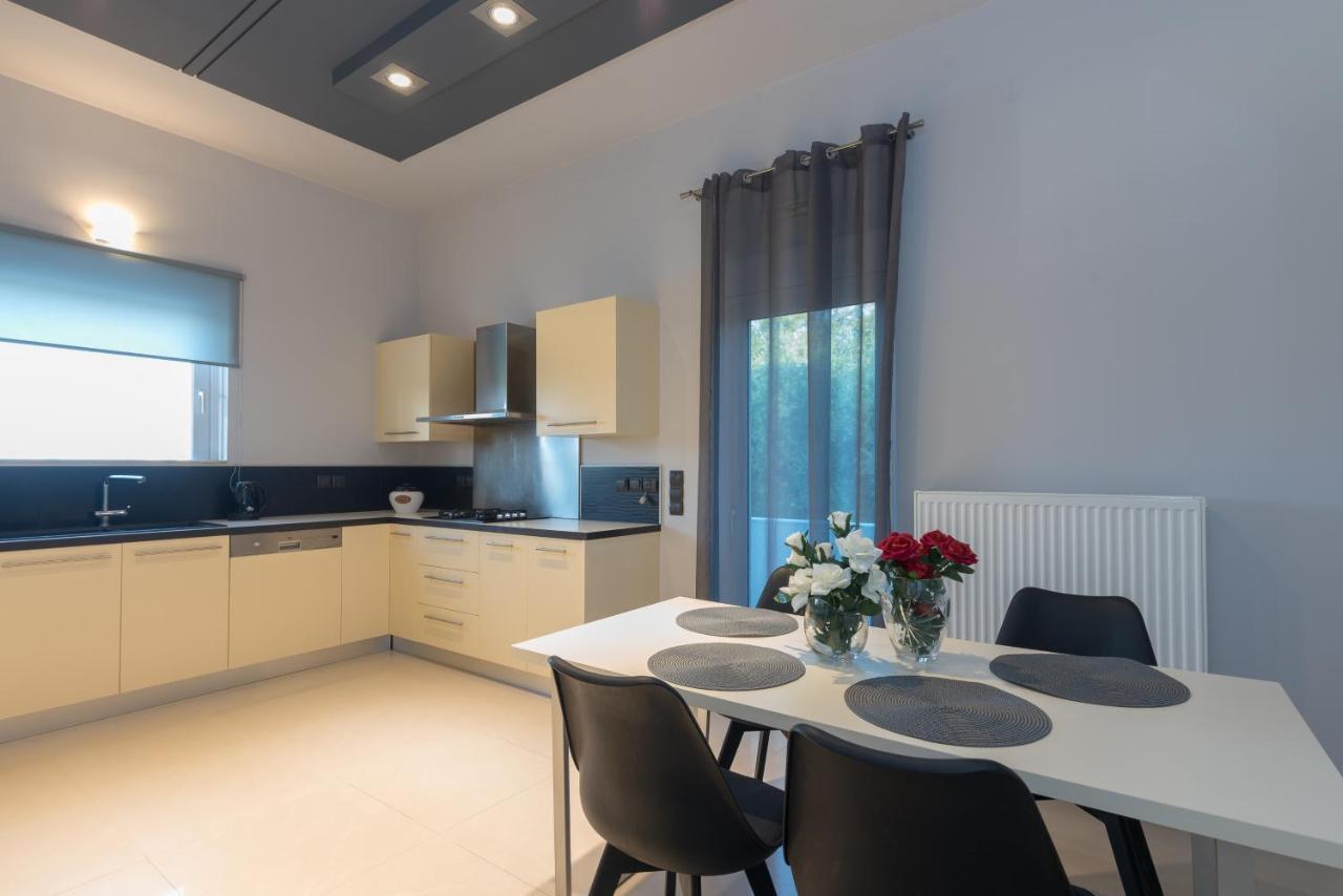 Villa Moonstone Mouzákion Екстериор снимка