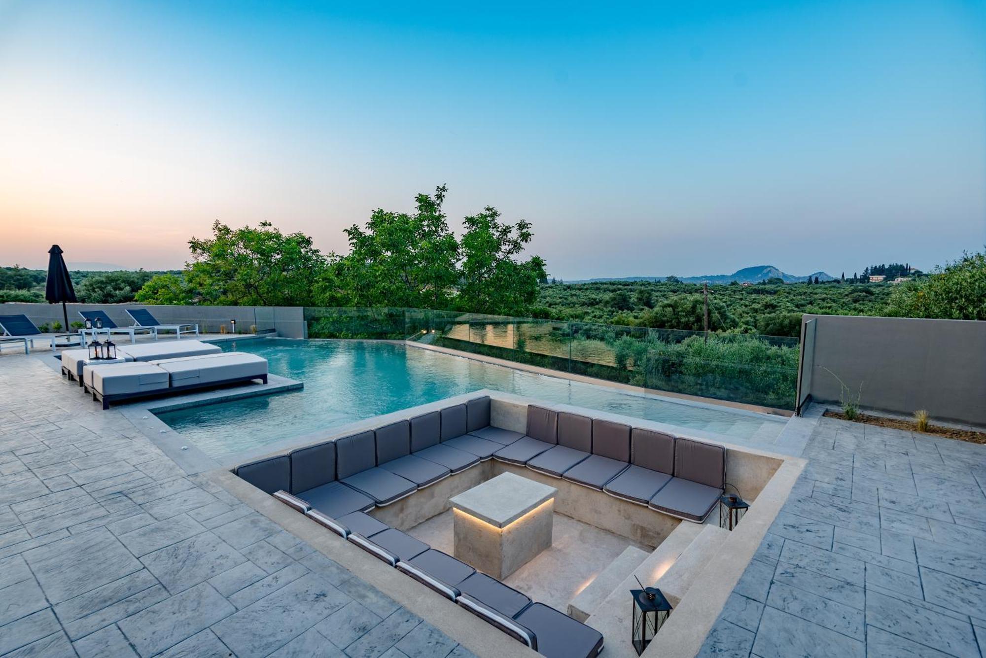 Villa Moonstone Mouzákion Екстериор снимка