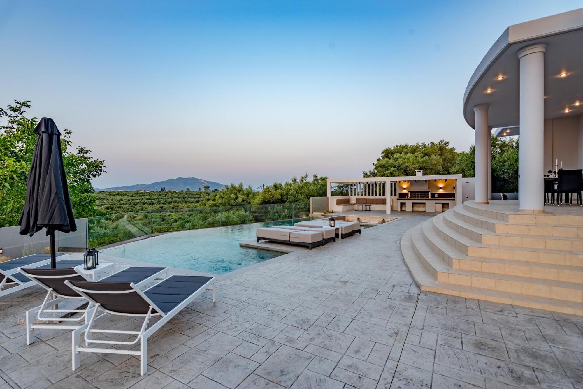 Villa Moonstone Mouzákion Екстериор снимка