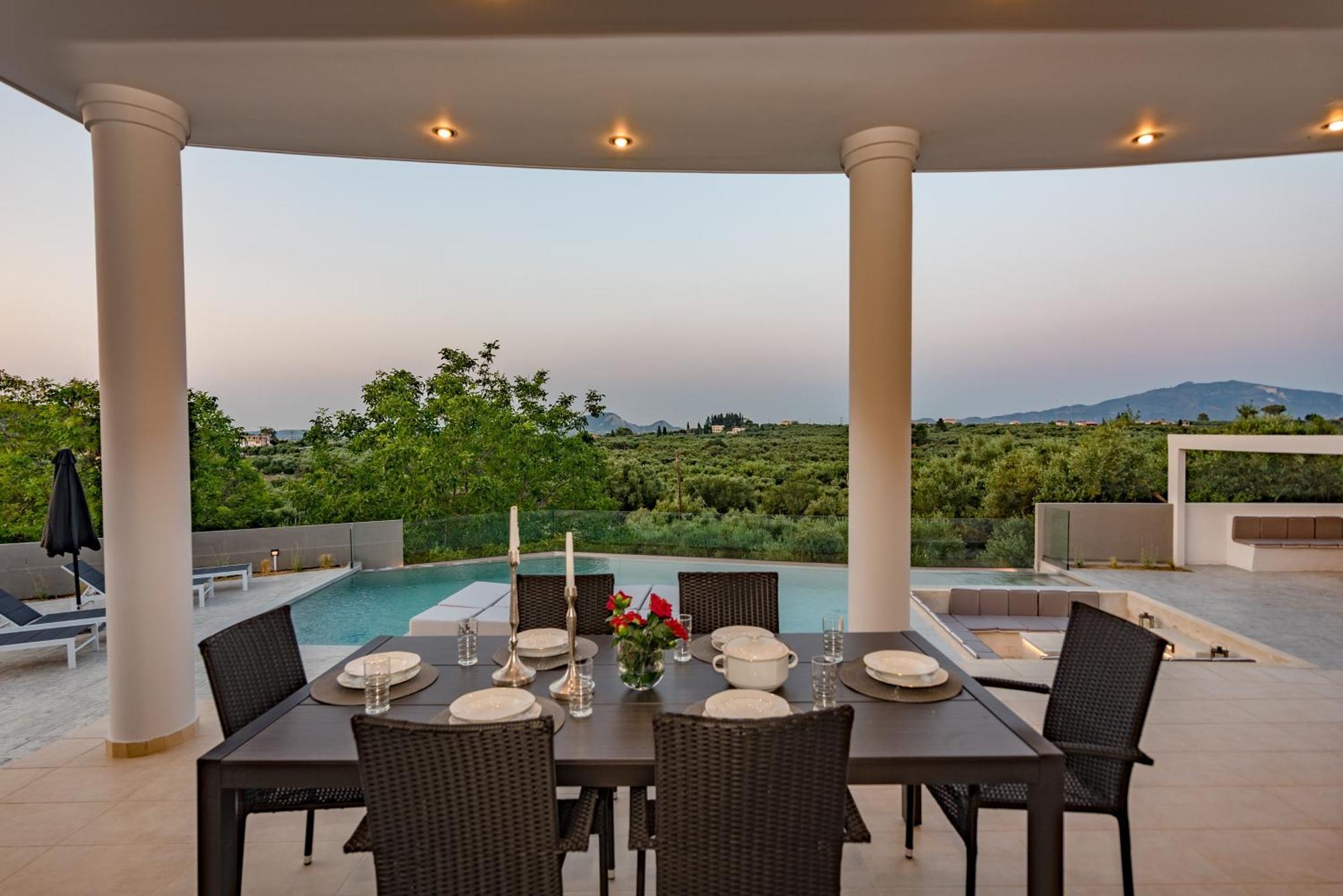 Villa Moonstone Mouzákion Екстериор снимка