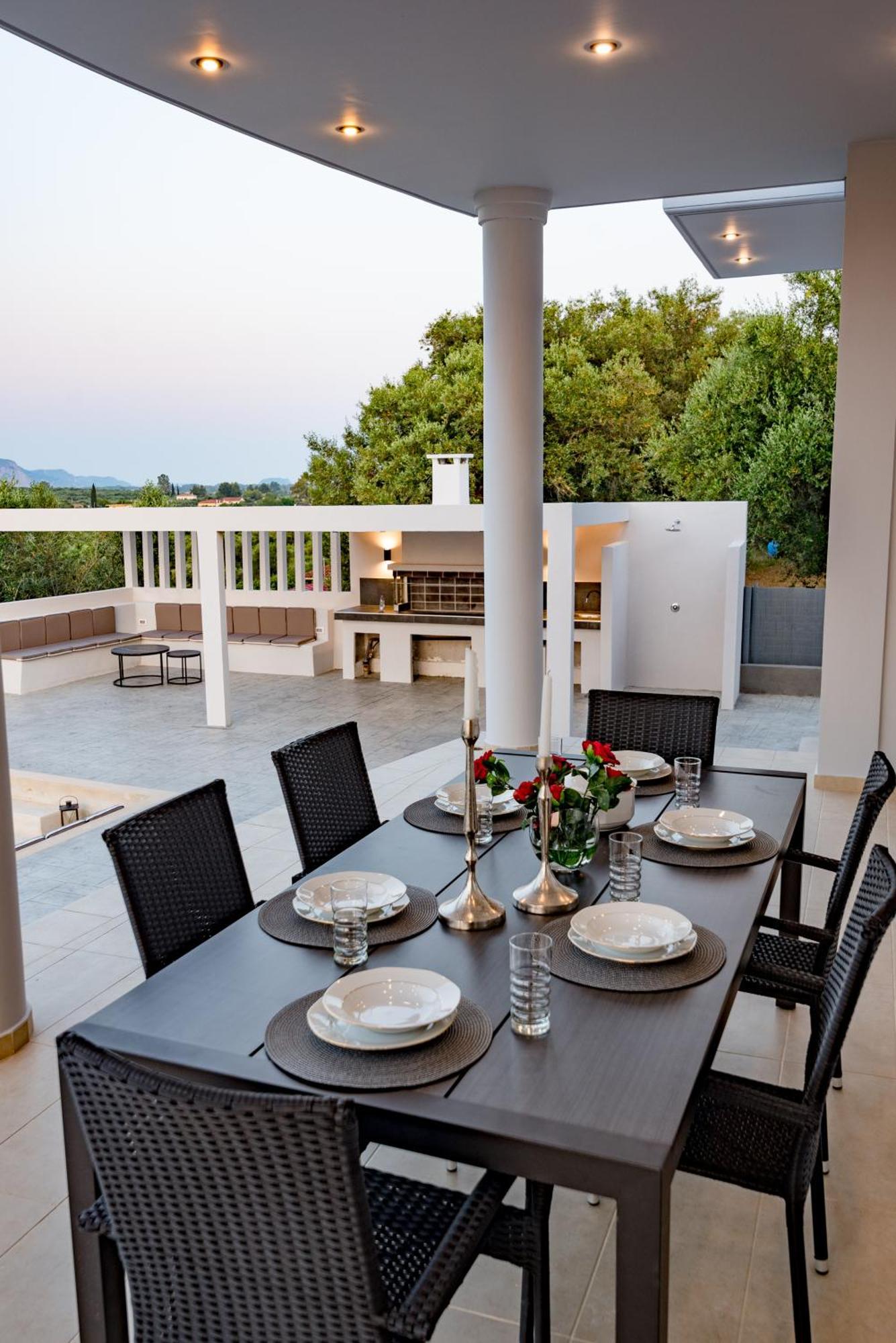 Villa Moonstone Mouzákion Екстериор снимка